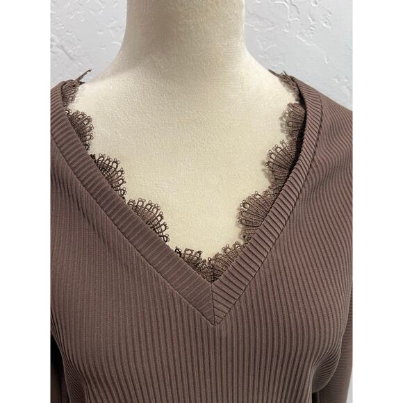 Trendy Queen Brown Ribbed Long Sleeve Top Lace Trim V-Neck Women’s Small - Picture 2 of 8